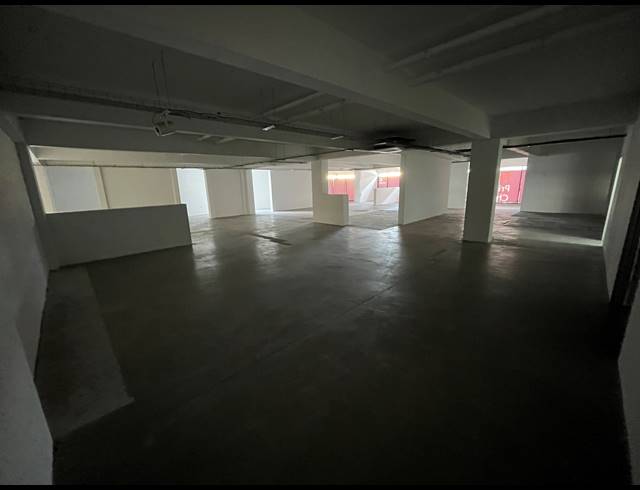 496M² BUSINESS TO LET IN WOODSTOCK